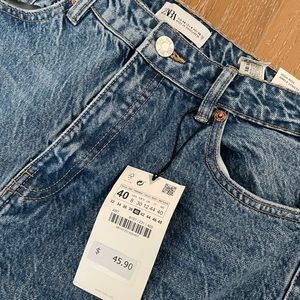 Classic Mom Fit Zara jeans. Size 8 (USA). High rise, ankle length. NWT